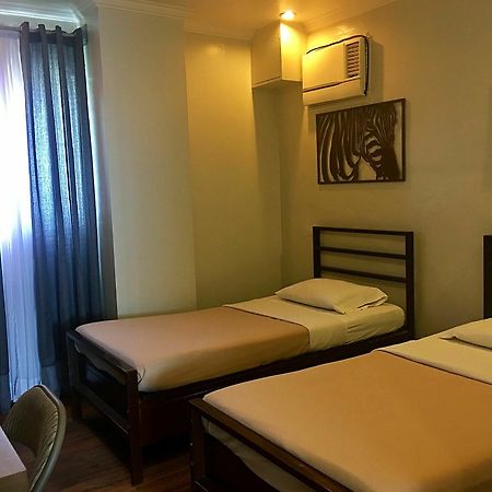 Hotel Tiffany Laoag Buitenkant foto