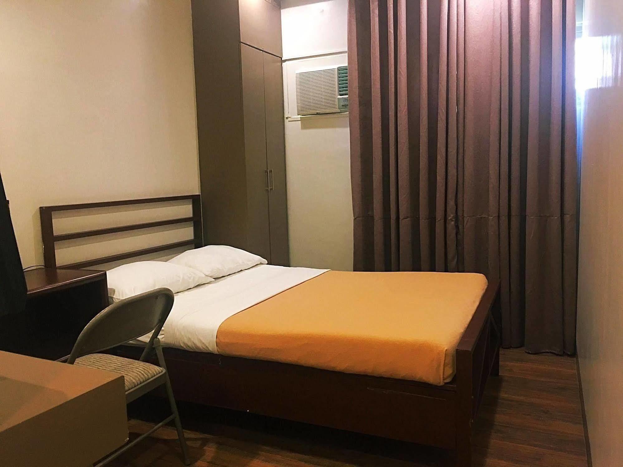 Hotel Tiffany Laoag Buitenkant foto