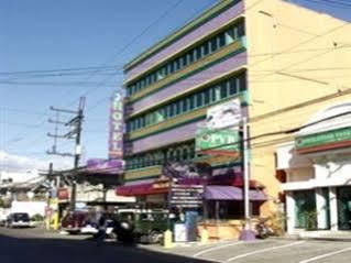 Hotel Tiffany Laoag Buitenkant foto